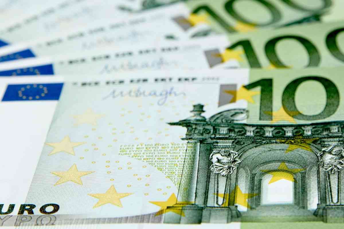Bonus di circa 600 euro per le famiglie: i requisiti